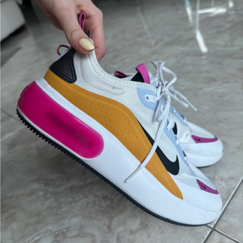 Nike Women's Multicolor Athletic Shoes